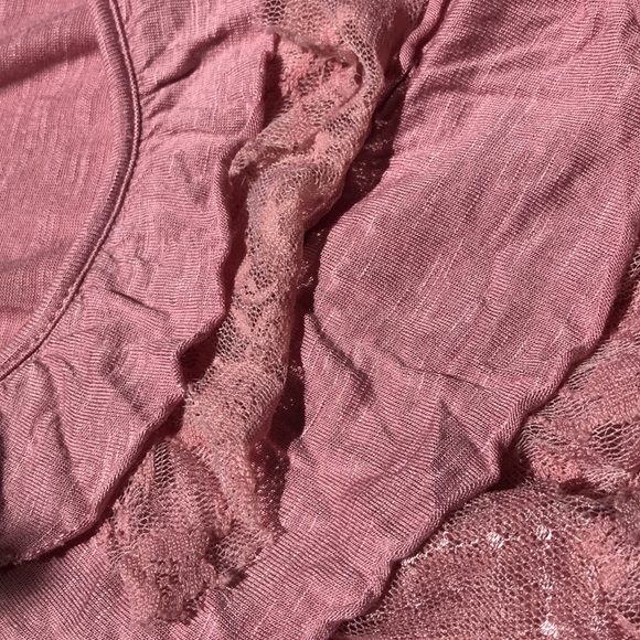 Pink lace tank top - Picture 15 of 15
